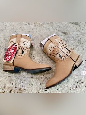 Laredo Tan Cutout Western Ankle Cowboy Boots Booties NWT